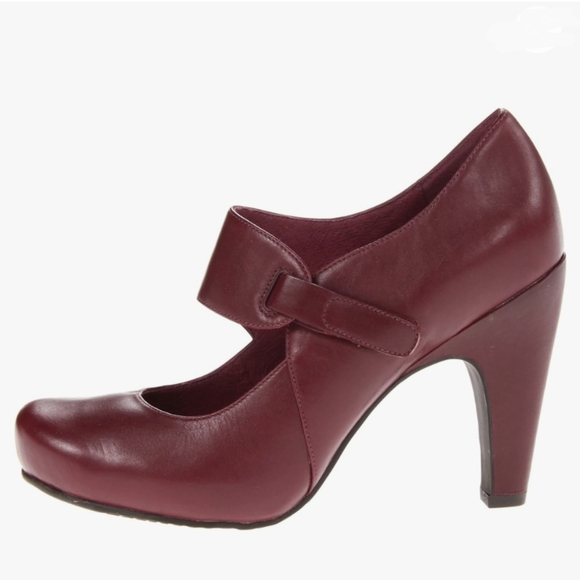 TSUBO caia sangria platform heels 9 - Picture 1 of 13